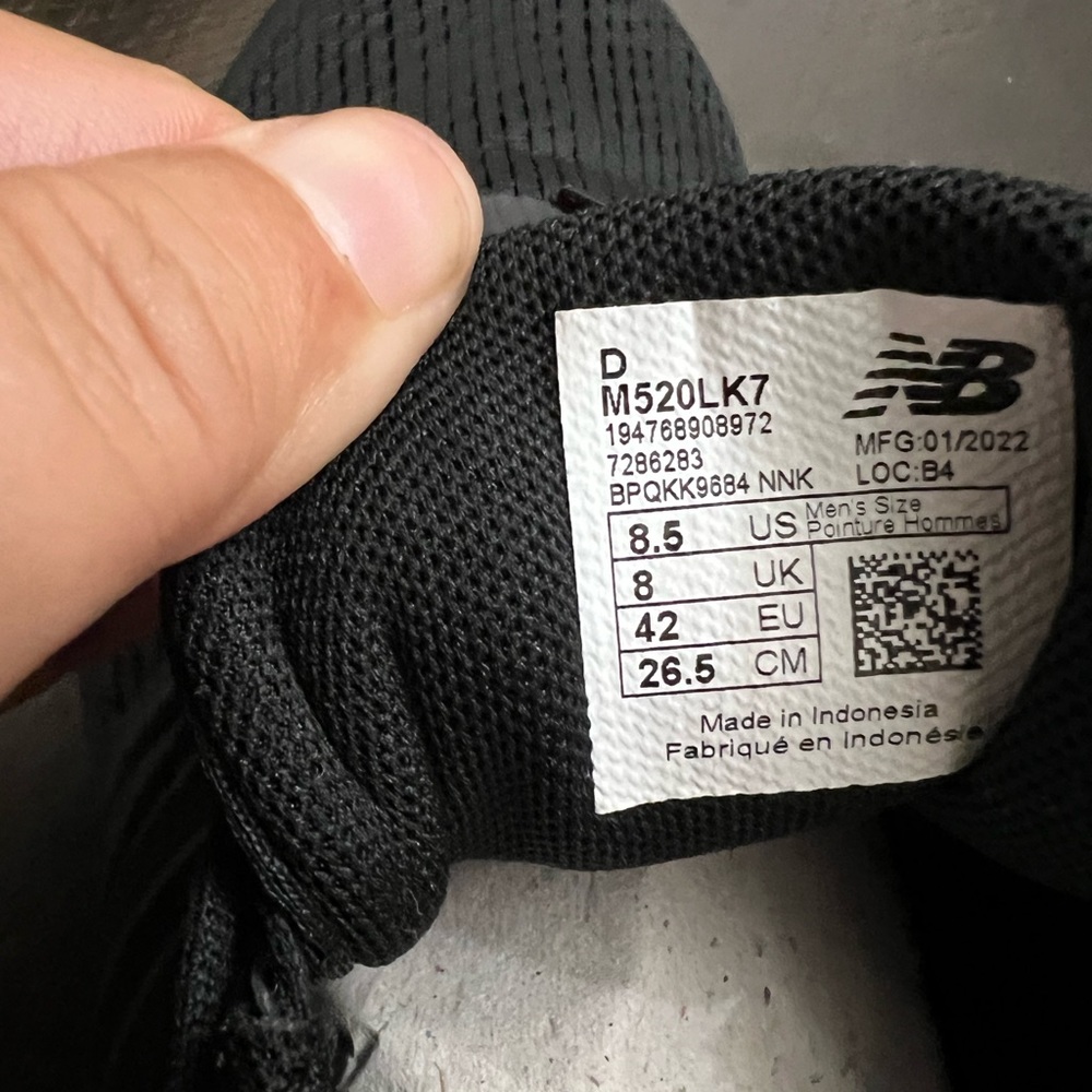 Mens NWB New Balance Sneaker - Picture 4 of 4